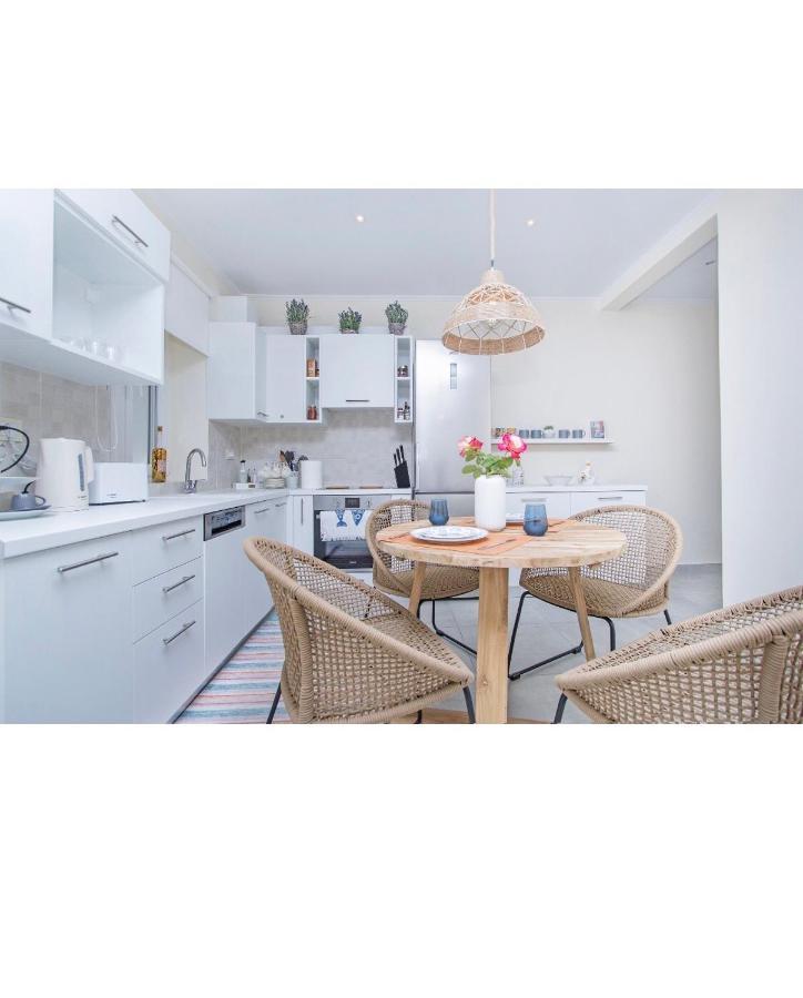 Athena Luxury Apartments Mesongi Luaran gambar